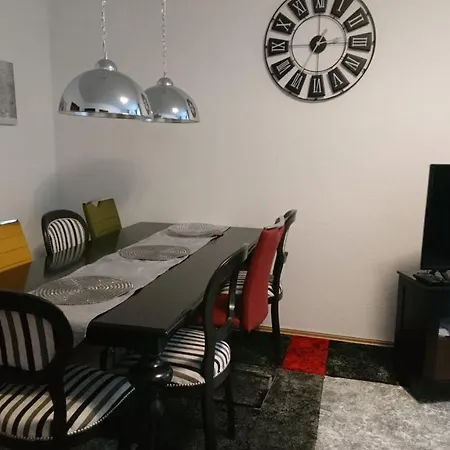 Appartement Auszeit-Mit-Pool-Wohnung-85-Qm-Sehr-Zentral-Gelegen